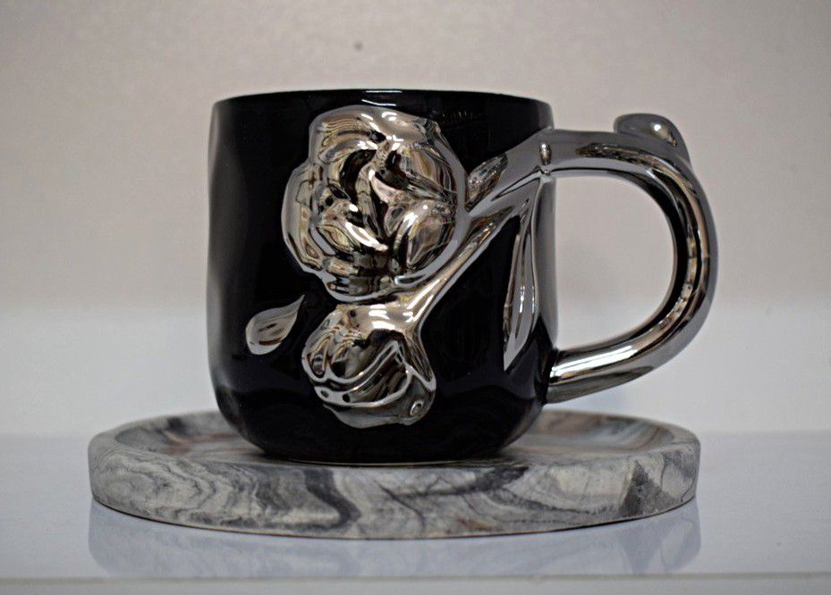 ماگ طرح گل برجسته